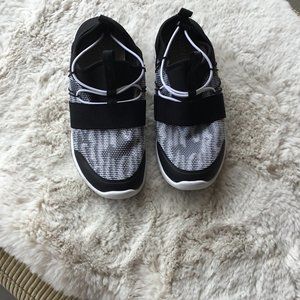 **LIKE NEW** VIONIC womens Sky Ailani  slip on sneaker